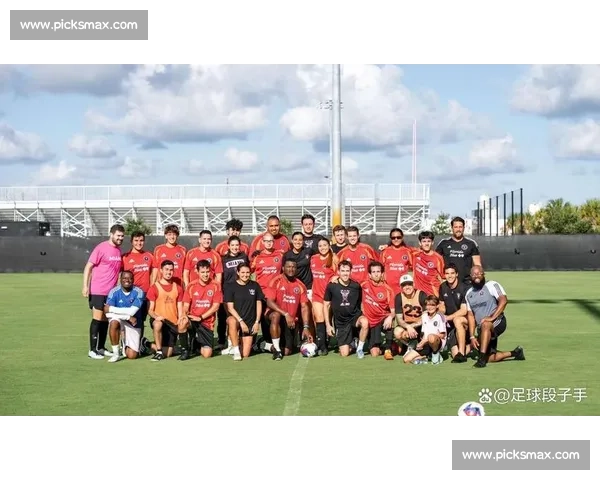 星光璀璨,瓜达拉哈拉,迎接足球界的奥林匹克! 星光璀璨,瓜达拉哈拉,迎接足球界的奥林匹克!