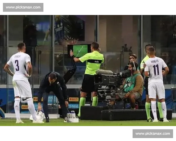 VAR技术引爆争议！足球的公平天平是否正在倾斜！