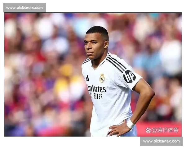 姆巴佩身价飙升，2026世界杯金靴热门，球场内外惹争议！